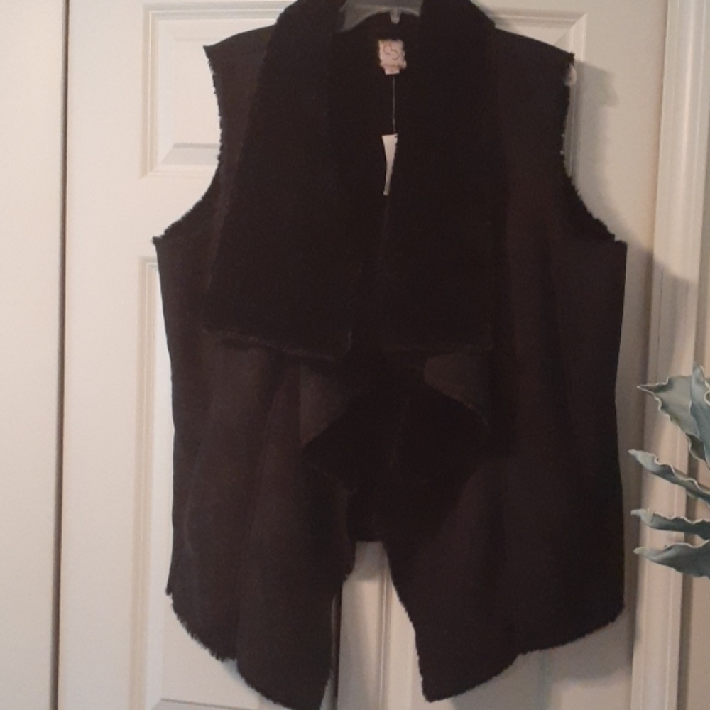 Black faux suede/faux fur vest